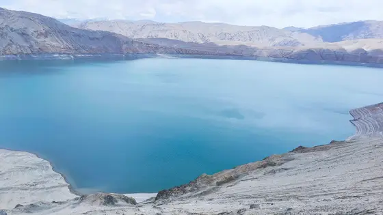 班迪尔蓝湖